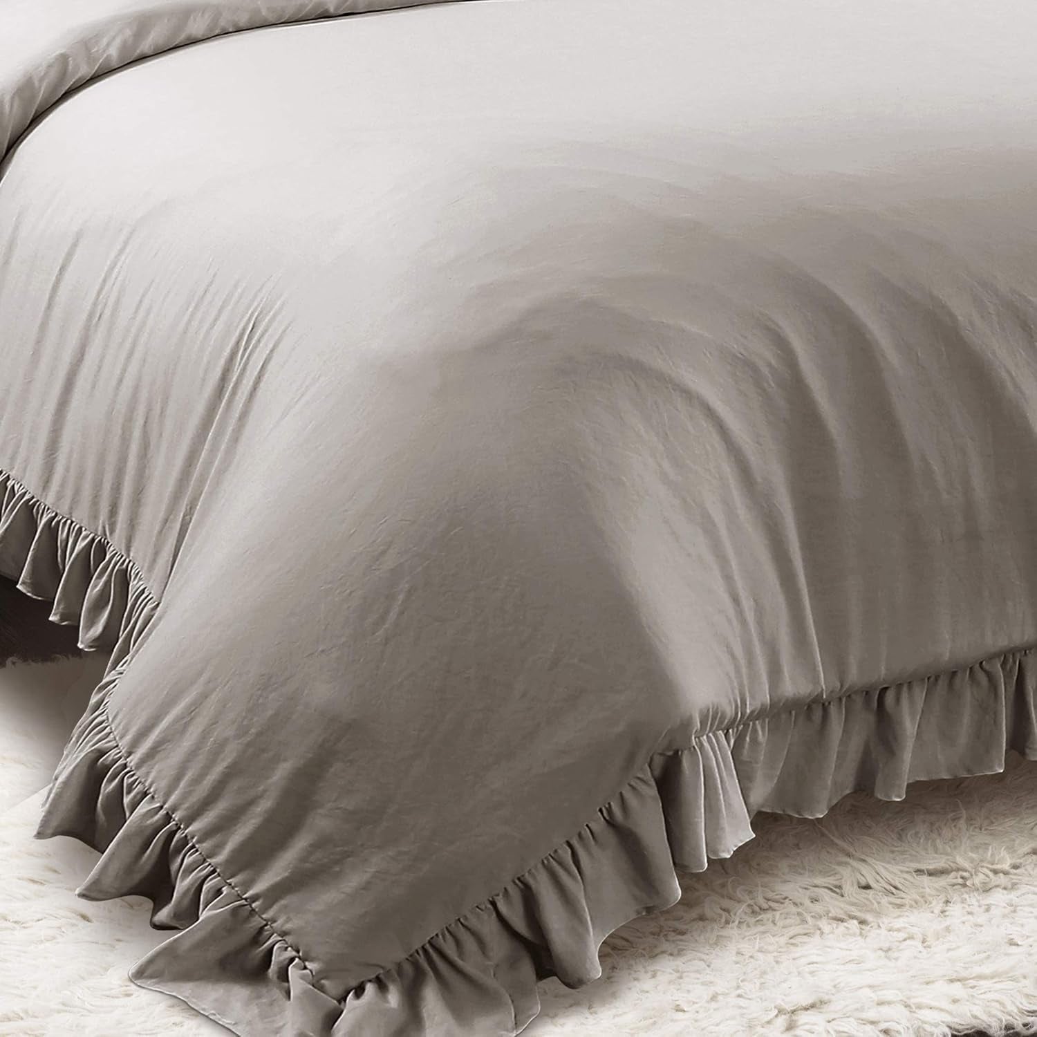 Reyna Ruffle Comforter Set - 3 Piece Cozy Ruffled Bedding Set - Timeless Elegance and Comfort for Dorm Room - Full/ Queen, Gray